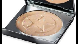 Mineral Magic: Εξερεύνηση των πλεονεκτημάτων των μεταλλικών σκονών